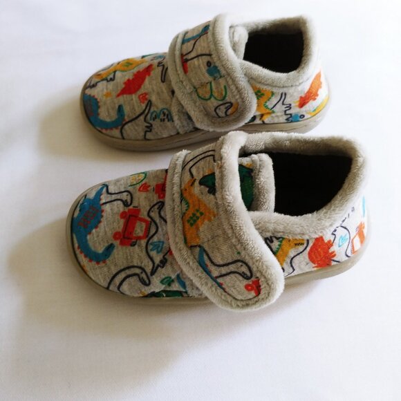 Dinosaur Slippers size 5-6 - Picture 7 of 11